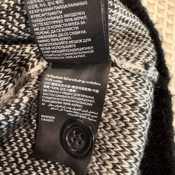 H&M Black and Gray Argyle Cardigan - Picture 8 of 8